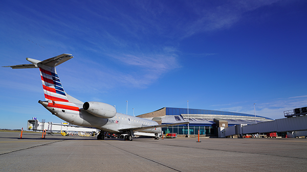 American Airlines - Appleton International Airport (ATW)